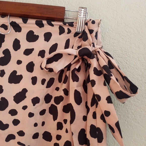 Nasty Gal Animal Print Mob Wife Classic Silky Flowy Casual Boho Faux Wrap Skirt - Picture 4 of 6